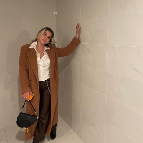 Meet your Posher, Ksenia - Picture 2 of 2